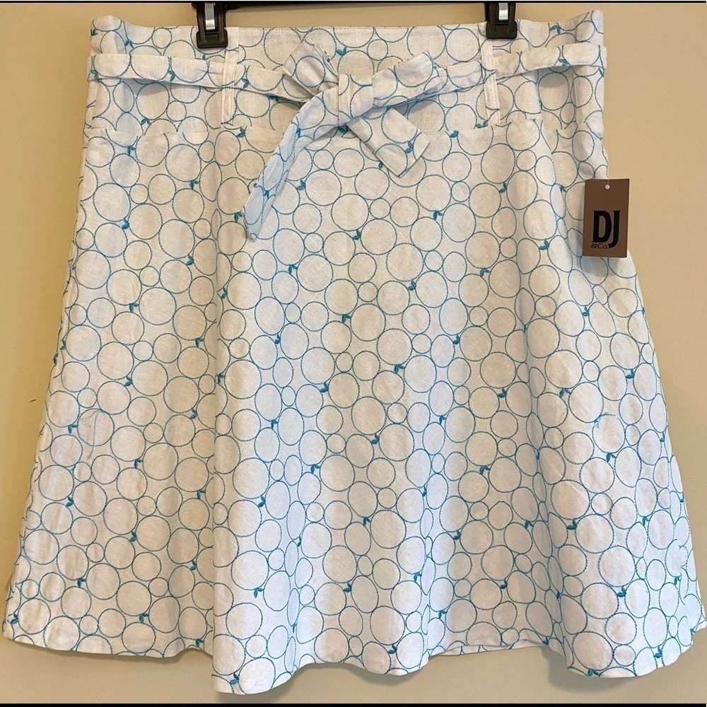 DJ&Co White Linen blend Belted Embroidered Skater Style Skirt Size 16 NWT